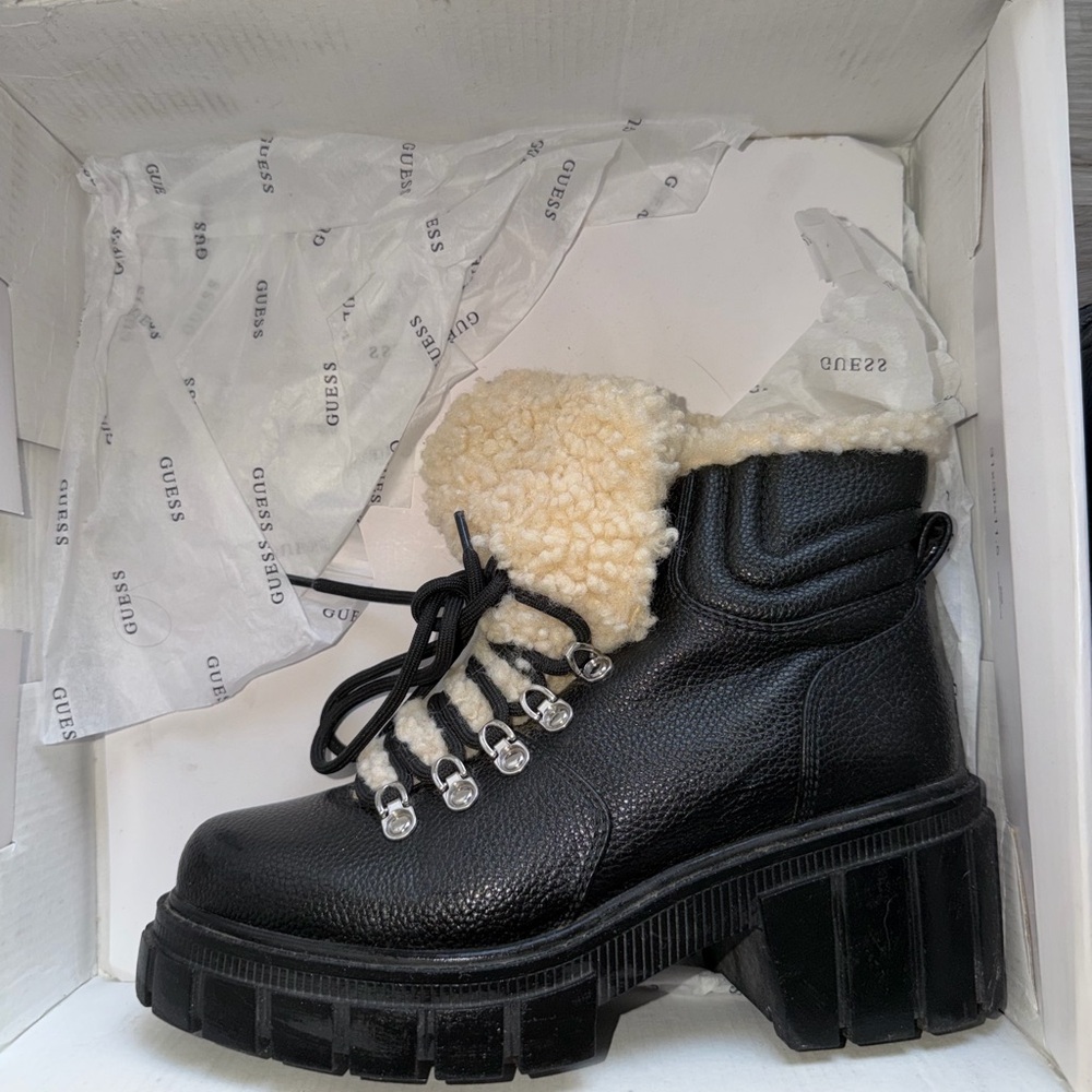 GUESS Black Winter Boots with Cream Fur